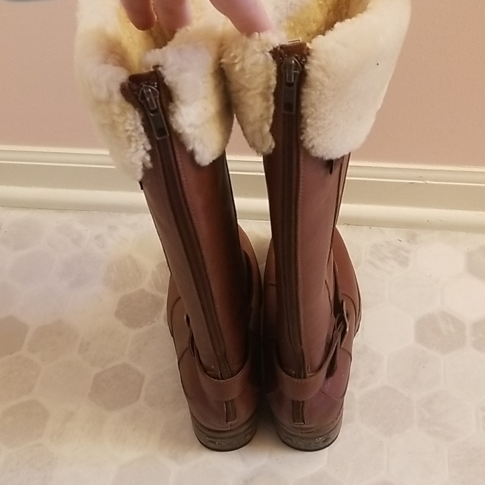 UGG camel shearling boots - Picture 5 of 12